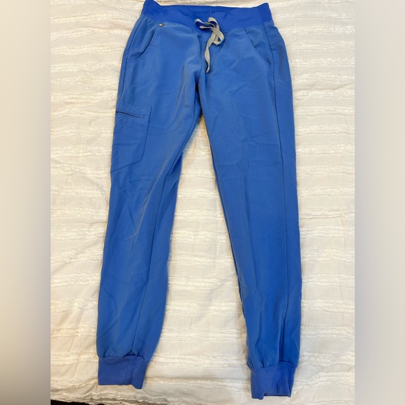 ⭐️FIGS SCRUBS⭐️ - Picture 5 of 5